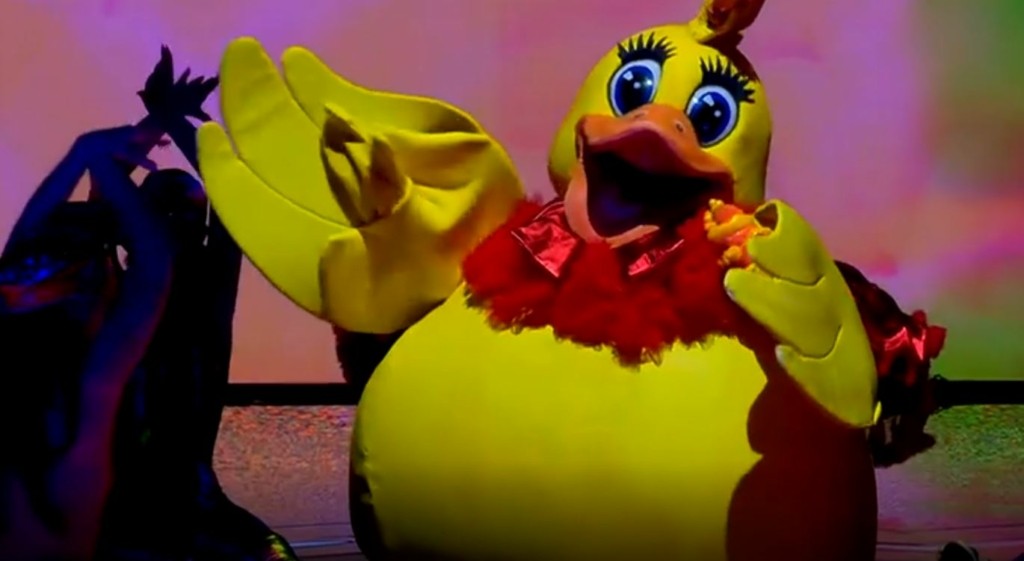 Το “Παπάκι” του Masked Singer αποκαλύφθηκε – Ποιο πρόσωπο “έκρυβε” η κίτρινη μάσκα (vid)