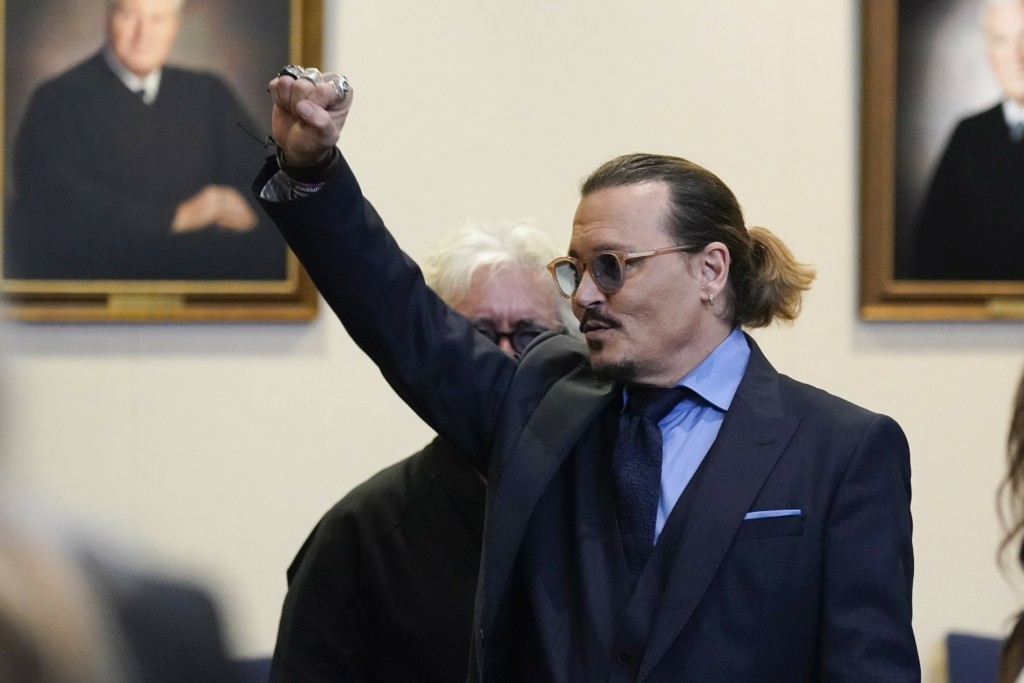 Στην αντεπίθεση η Άμπερ Χερντ μετά τη δικαστική ήττα – Ασκεί έφεση – Τι θα κάνει ο Τζόνι Ντεπ (vids)
