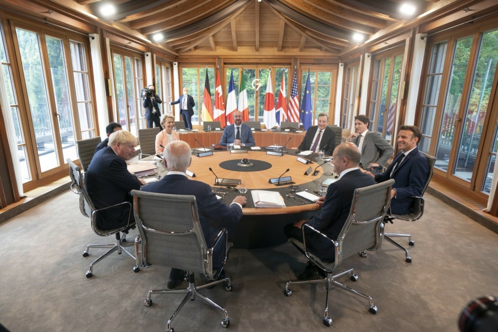 Οι ηγέτες της G7 απαγορεύουν τις εισαγωγές ρωσικού χρυσού – Πόσο θα κοστίσουν στον Πούτιν οι νέες κυρώσεις