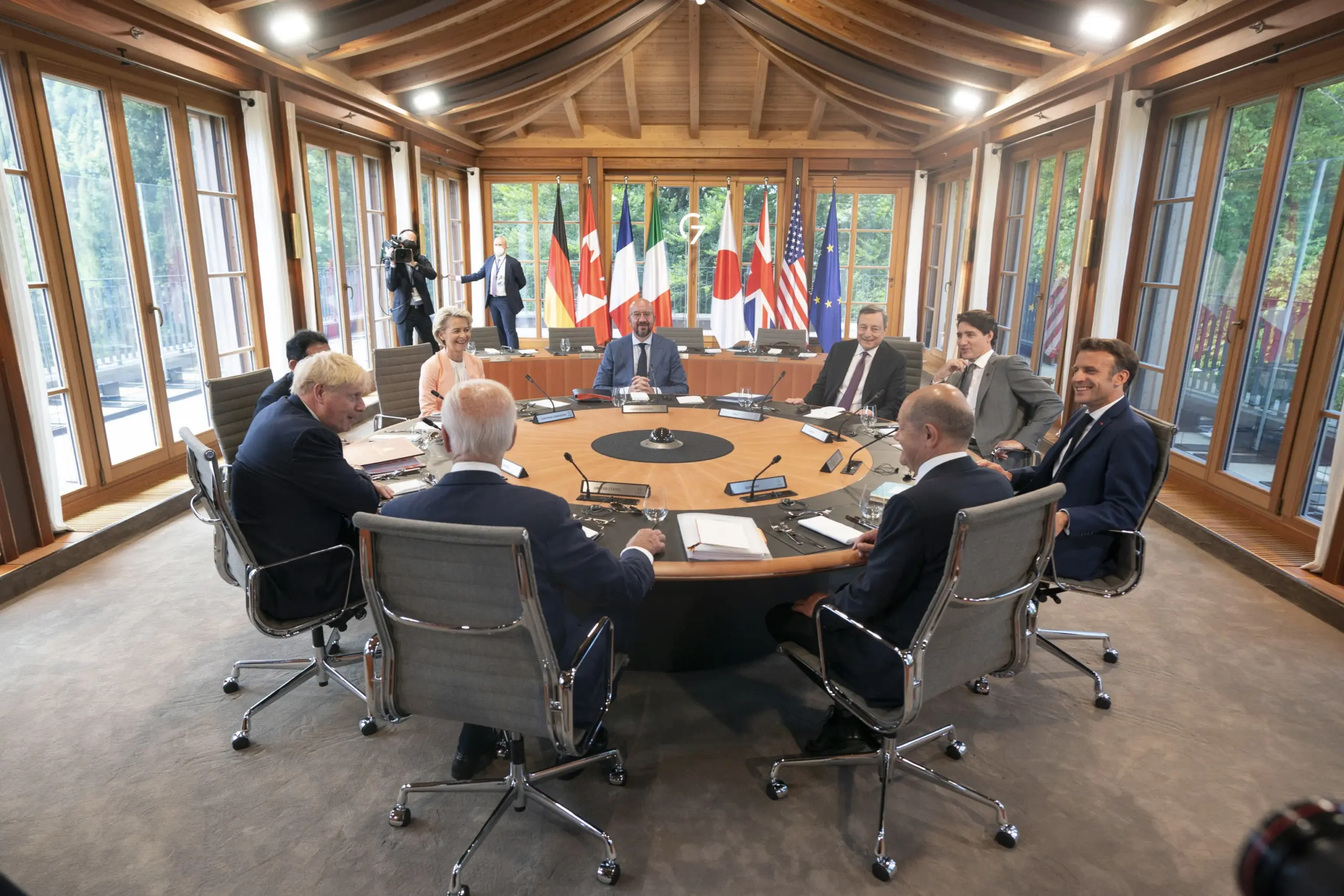 Οι ηγέτες της G7 απαγορεύουν τις εισαγωγές ρωσικού χρυσού – Πόσο θα κοστίσουν στον Πούτιν οι νέες κυρώσεις