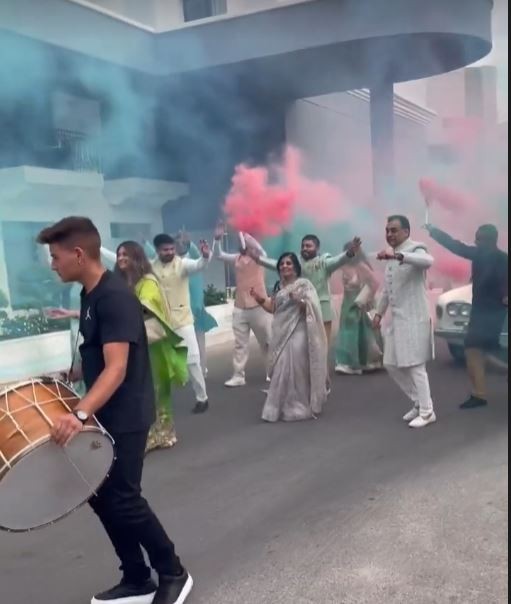 Γάμος αλά Bollywood στη Ρόδο – Η πανάκριβη Rolls Royce και το ζευγάρι πλούσιων Ινδών που εντυπωσίασε (pics)