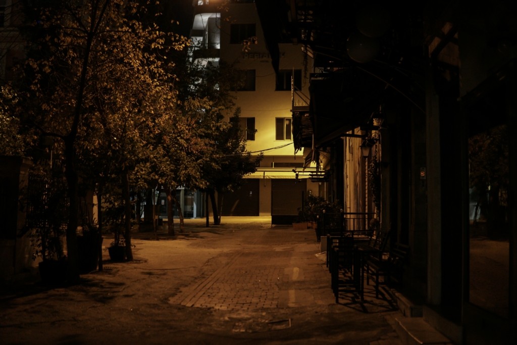 Το σκοτεινό κέντρο της Αθήνας – “Ξεδόντιασαν” συμμορία που μοίραζε ναρκωτικά – Οι τρεις περιοχές και το επικίνδυνο χασισέλαιο (pics)