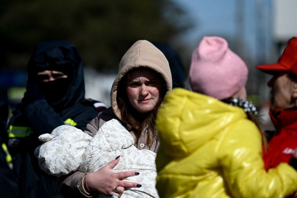 Δράμα χωρίς τέλος για 6 εκατομμύρια Ουκρανούς – Έχουν γίνει πρόσφυγες μέσα στην ίδια τους τη χώρα