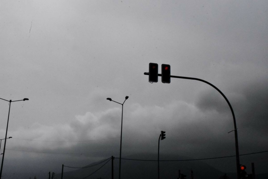 Αγριεύει η κακοκαιρία στο μεγαλύτερο μέρος της χώρας – Αναμένονται και χαλαζοπτώσεις