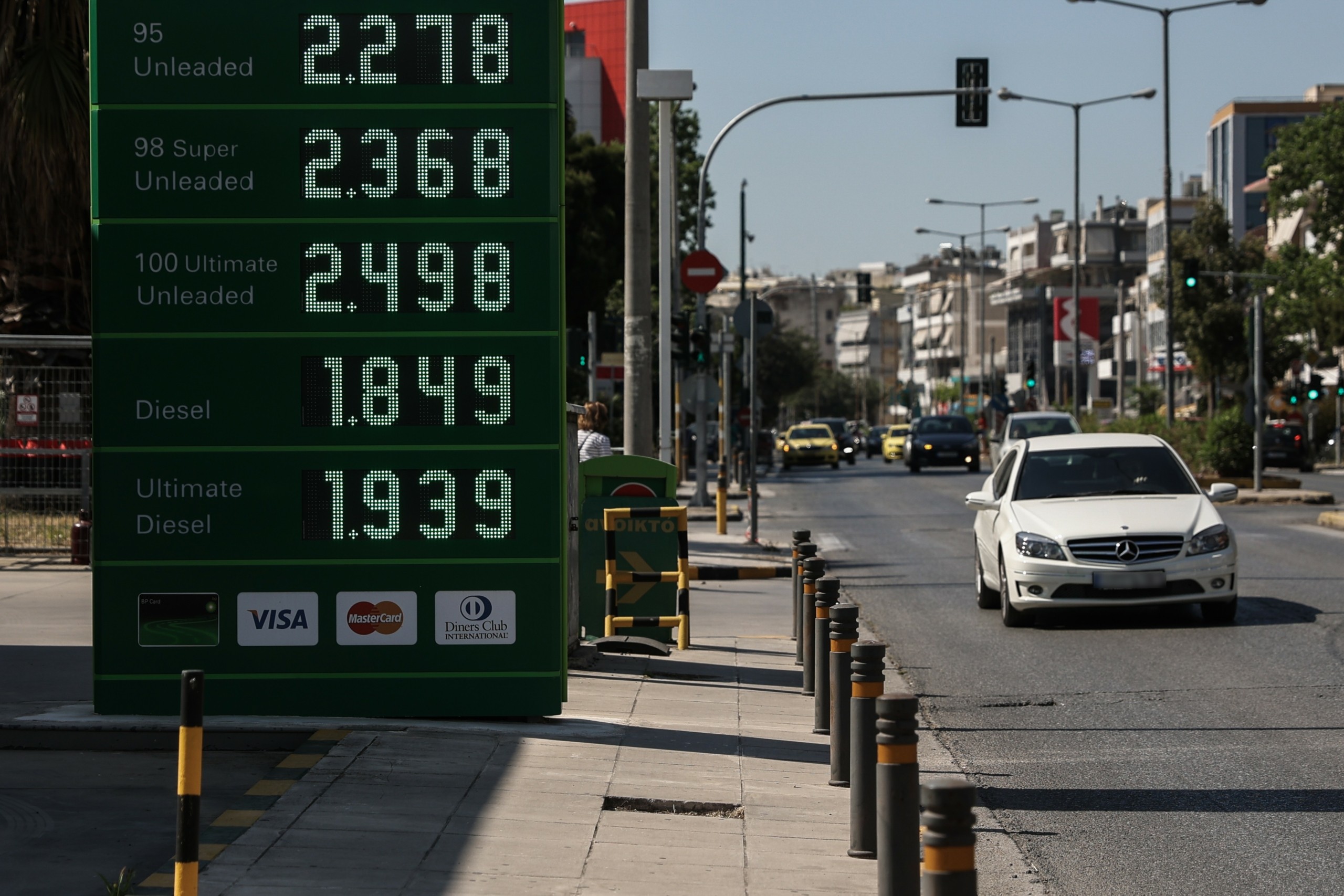 “Τσουχτερό” πρόστιμο σε πρατήριο καυσίμων για νοθευμένη βενζίνη