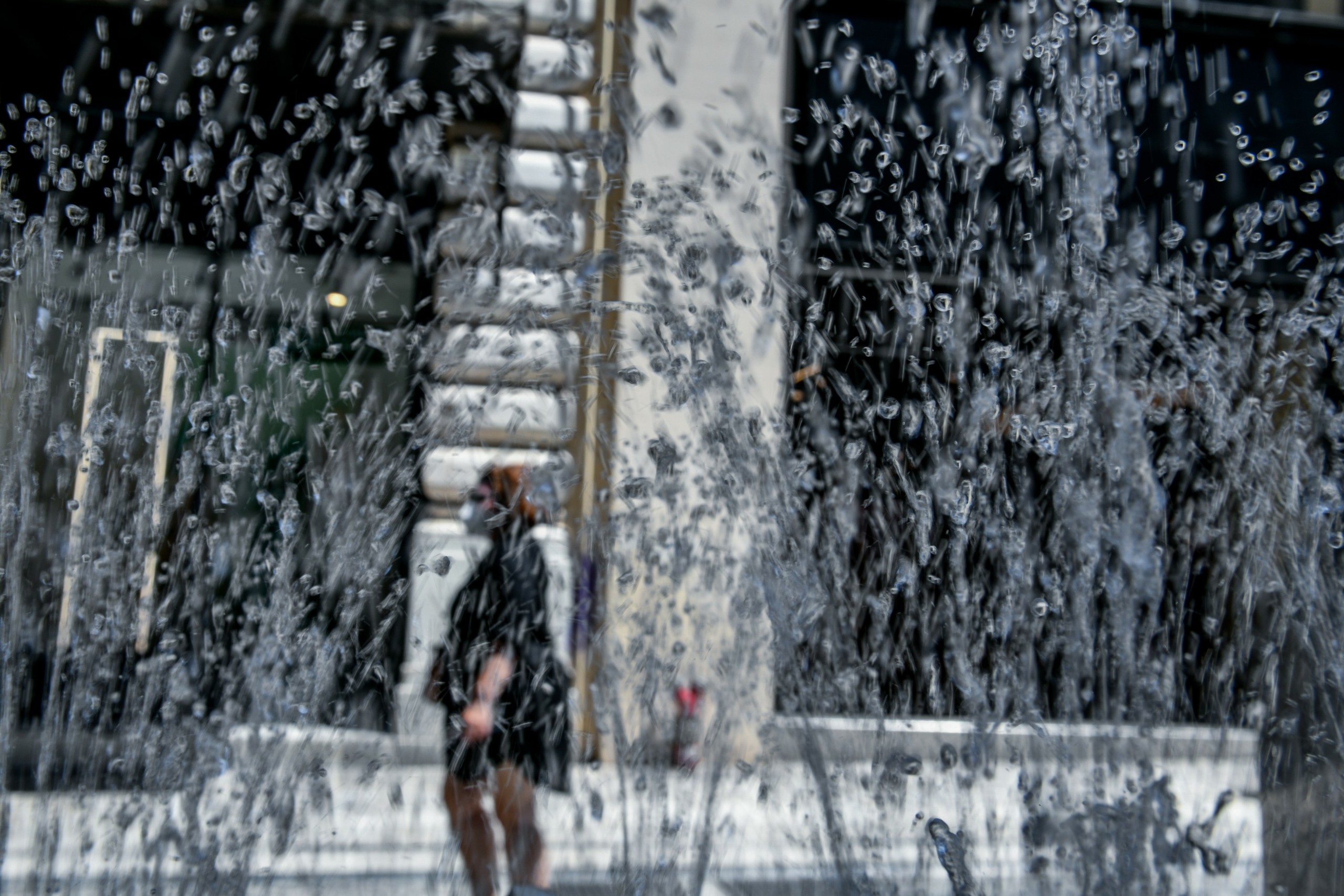 Ζέστη σε Αττική, βροχή σε Θεσσαλονίκη την Κυριακή – Πού θα πέσει χαλάζι