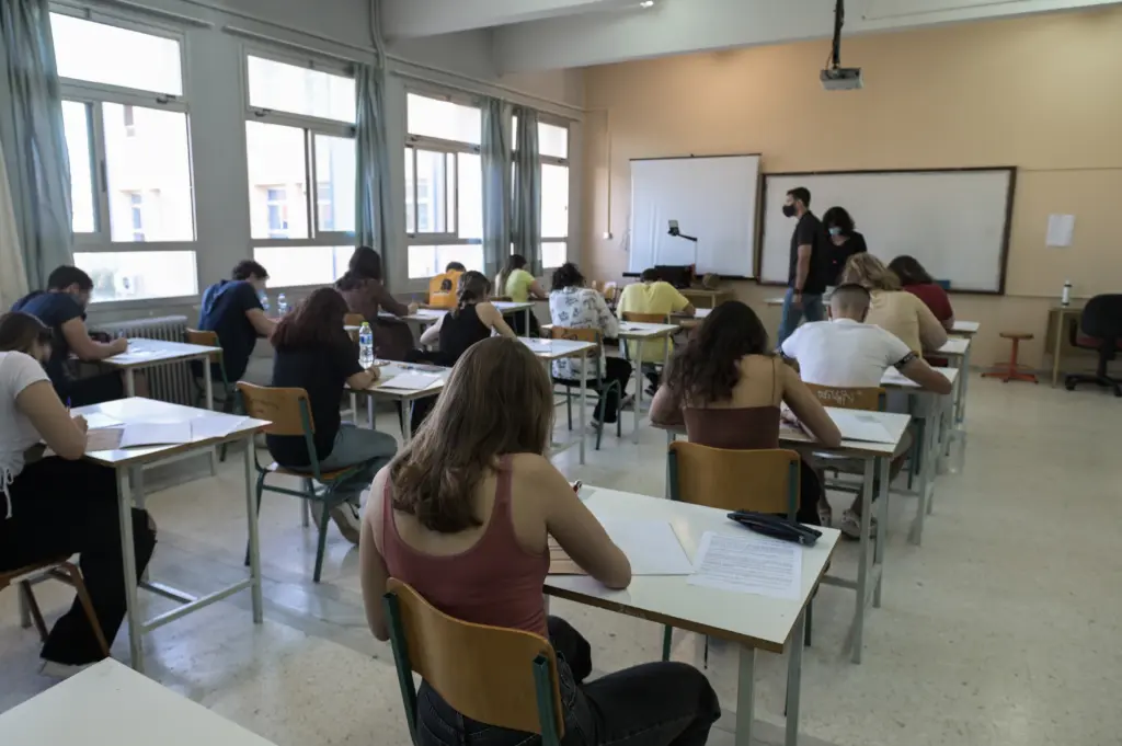 Πανελλήνιες 2022 – Οι απαντήσεις στα θέματα της Νεοελληνικής Γλώσσας και Λογοτεχνίας για τα ΓΕΛ