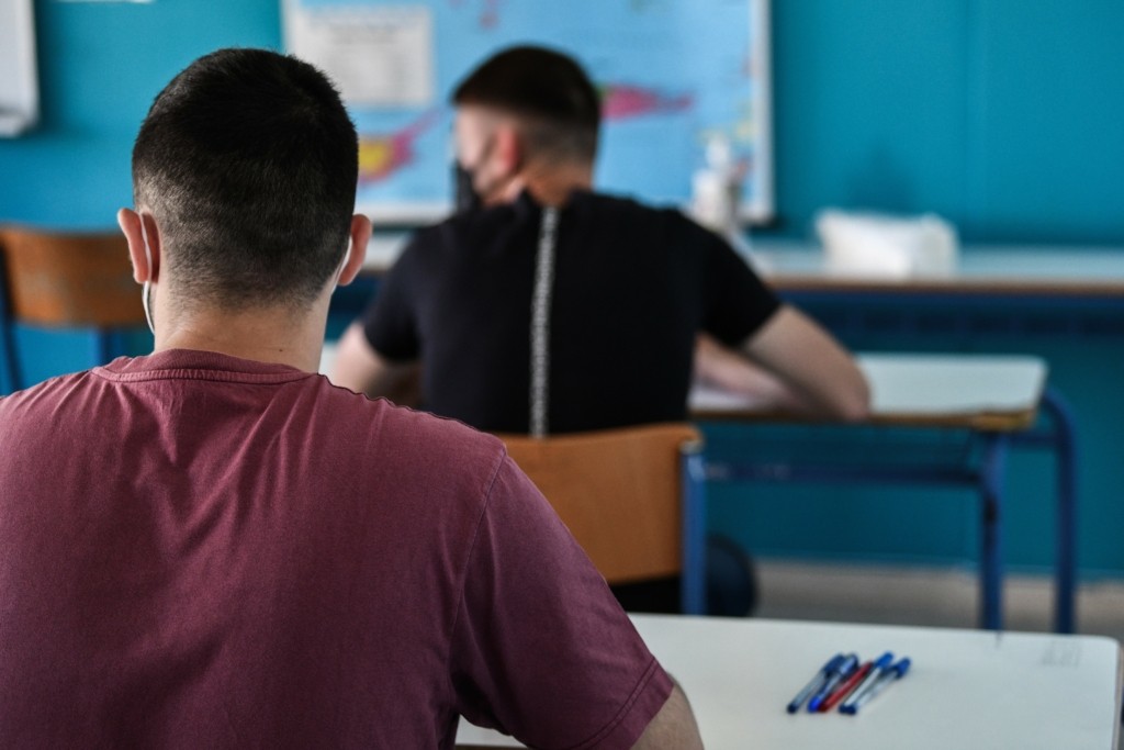 Συνεχίζονται οι Πανελλαδικές 2022 με Μαθηματικά (Άλγεβρα) για τους υποψηφίους των ΕΠΑΛ 