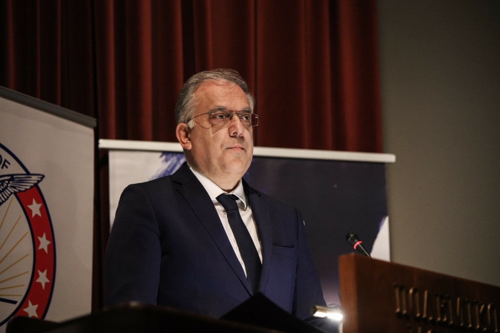Τάκης Θεοδωρικάκος – Επέκταση του φράκτη στον Έβρο και ενίσχυση της ΕΛ.ΑΣ σε τουριστικούς προορισμούς