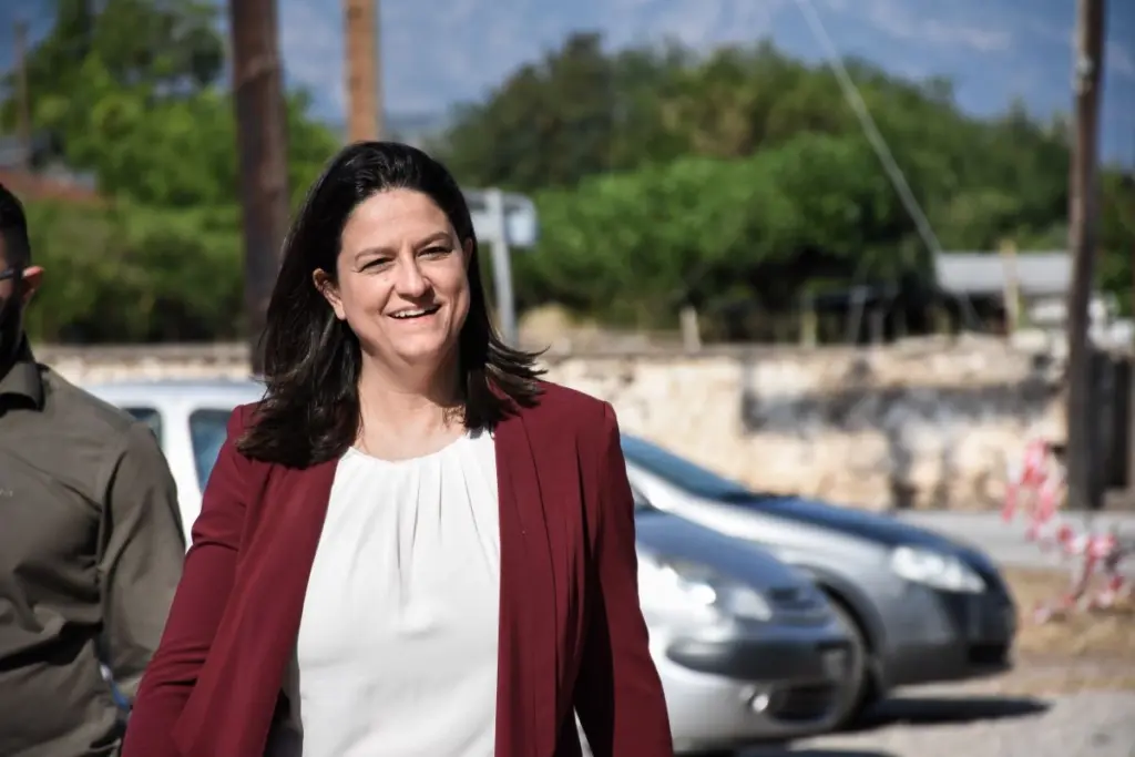 Θετική στον κορονοϊό για δεύτερη φορά η Νίκη Κεραμέως