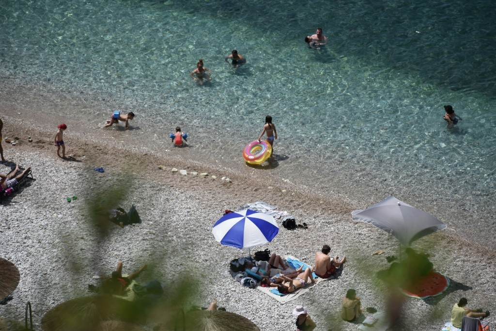 Πρωτομηνιά με θερμοκρασίες κοντά στους 40 βαθμούς και ισχυρούς ανέμους – Πού θα βρέξει