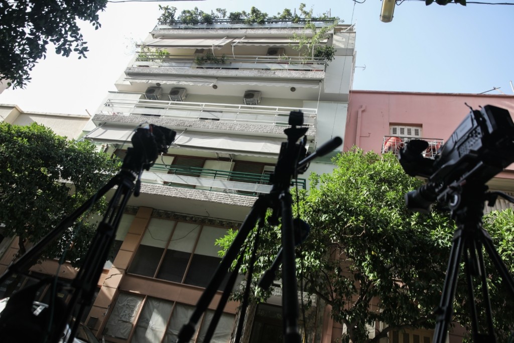 Ξέσπασαν τα παιδιά του συζυγοκτόνου στο Κουκάκι – “Κτήνος και κακός πατέρας, μας κακοκοποιούσε”