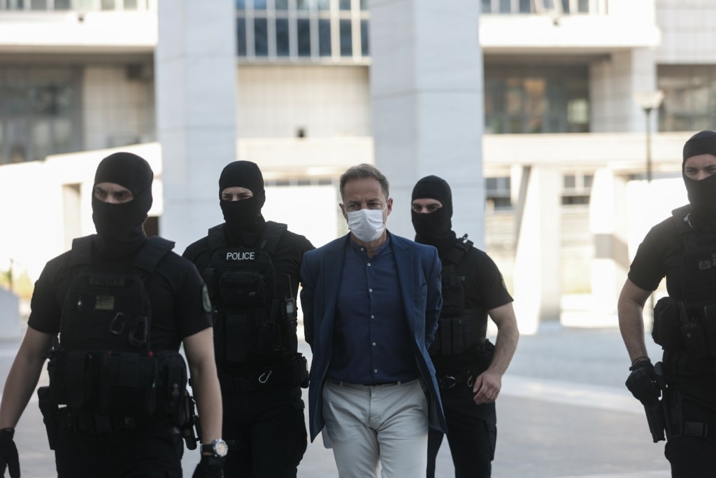 Αρνείται τις κατηγορίες για βιασμούς ο Δημήτρης Λιγνάδης – “Μέρα λύτρωσης η σημερινή”