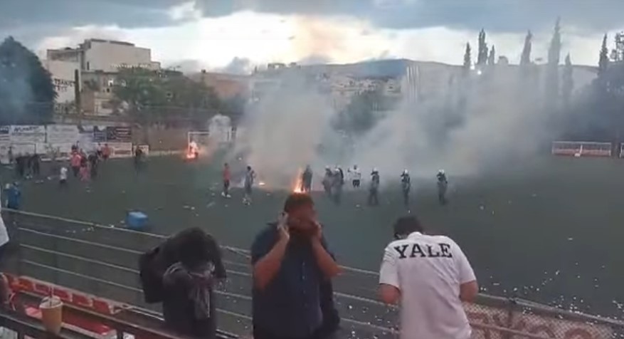 Συνελήφθησαν 6 άτομα μετά το ντου στον αγωνιστικό χώρο στο γήπεδο του ΡΟΥΦ