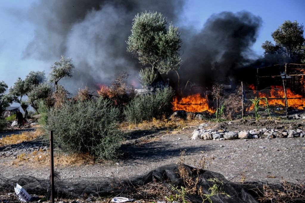 Βγήκε η ποινή για τους εμπρηστές του ΚΥΤ Μόριας – Φυλάκιση τεσσάρων ετών αποφάσισε το δικαστήριο
