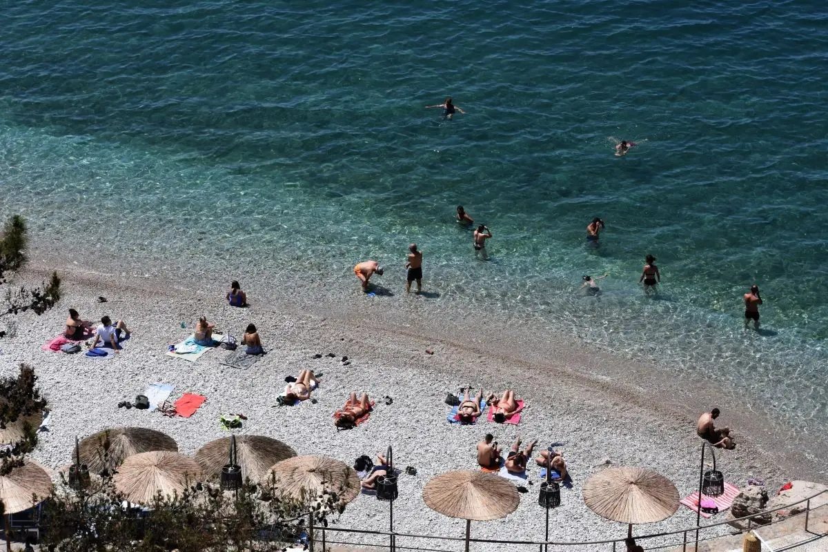 Οι καλύτερες παραλίες παγκοσμίως είναι 100% ελληνικές, σύμφωνα με τους Βρετανούς – Ποιες ξεχωρίζουν