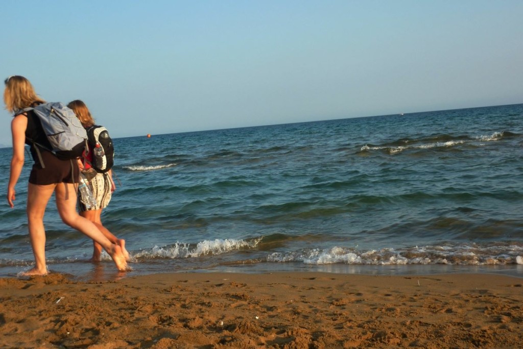 Όλη η λίστα με τις ακατάλληλες παραλίες στα νότια προάστια (pics)