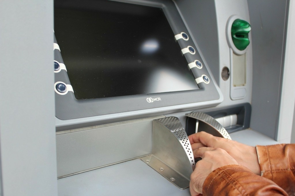 Επίθεση σε τράπεζα 300 μέτρα από τη ΓΑΔΑ