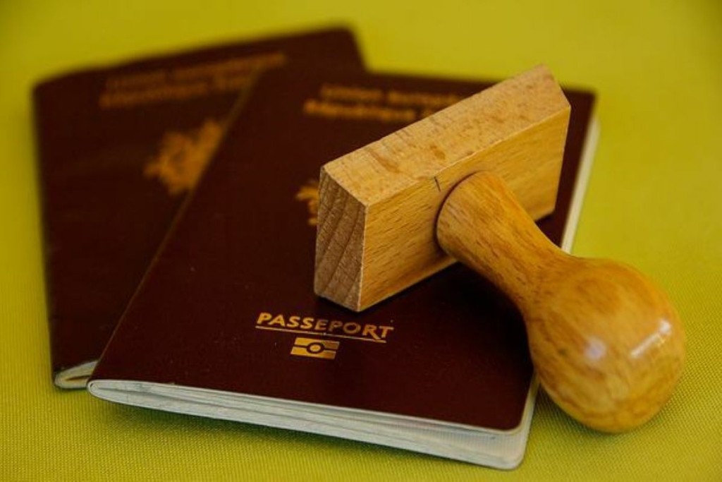 Τεράστιο κύκλωμα με πλαστές βίζες εξαρθρώθηκε στην Ασία – Εμπλέκεται Έλληνας πρέσβης και αξιωματούχοι