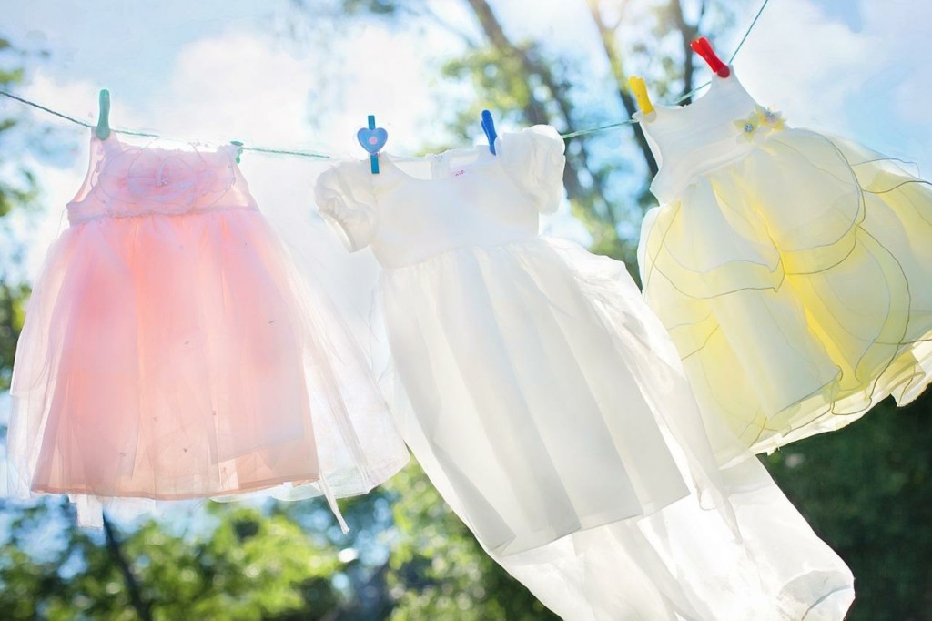 DIY – Πώς να φτιάξετε μόνοι σας φυσικό απολυμαντικό και μαλακτικό ρούχων!