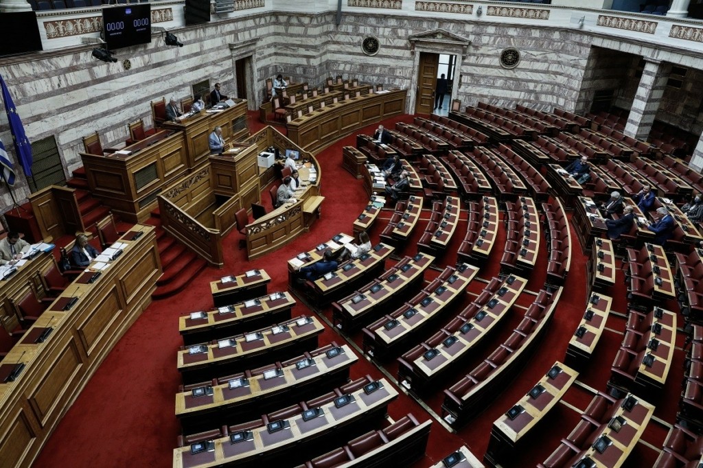 Στο “φως” τα Πόθεν έσχες των πολιτικών αρχηγών – Τα ποσά που δήλωσαν