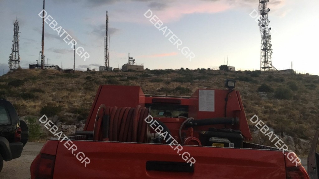 Υπό έλεγχο η φωτιά στο Σχιστό – Την πρόλαβαν πριν φτάσει σε στρατόπεδο (pics)