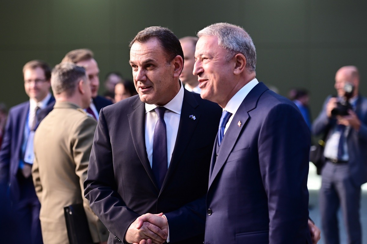 “Ρίχνει τους τόνους” ο τουρκικός Τύπος – “Ο Ακάρ συναντήθηκε με τον… Νίκο”