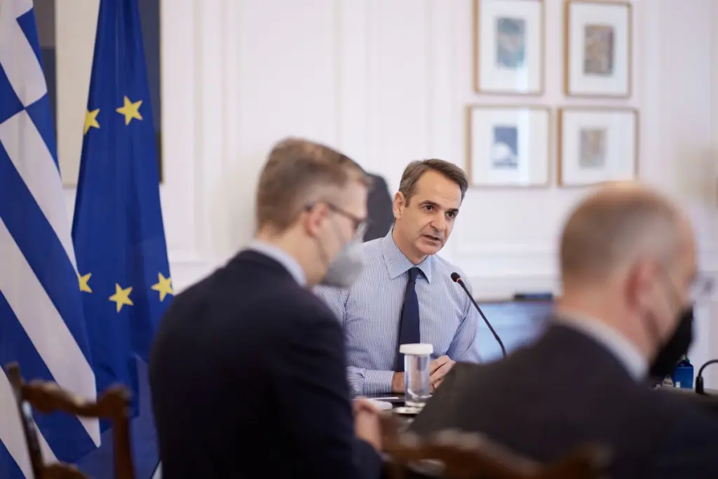 Συνεδριάζει το υπουργικό την Τρίτη – Έρχονται οι ανακοινώσεις Μητσοτάκη για το νέο Fuel Pass