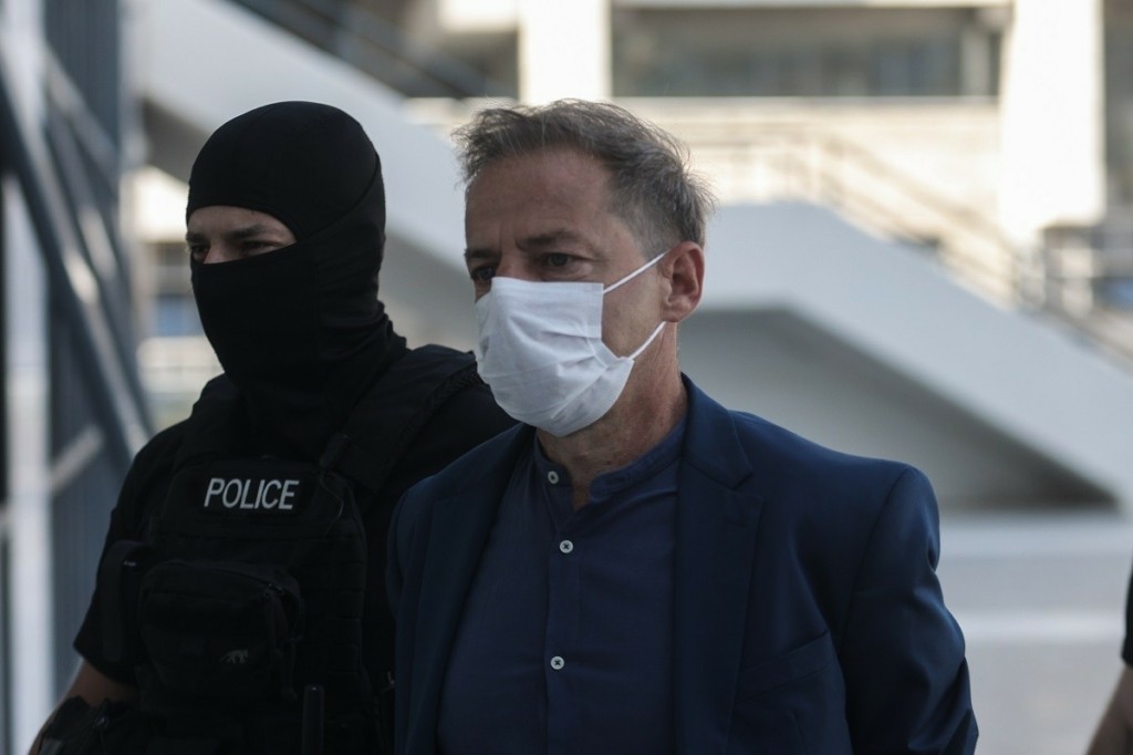 H ανάρτηση του Βασίλη Χαραλαμπόπουλου που “φωτογραφίζει” τον Λιγνάδη (pic)