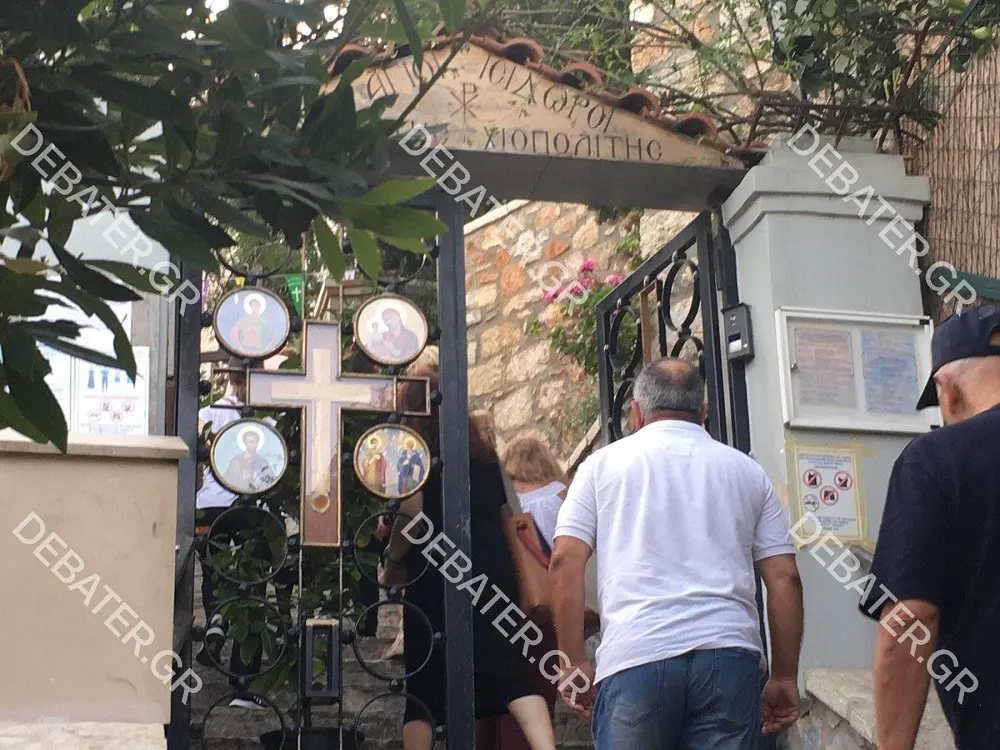 Μαρτυρίες για τα “ψευτοθαύματα” στον Ιερό ναό Αγίων Ισιδώρων Λυκαβηττού – “Έγιναν πράγματα που δεν μπορούσα να κάνω 8 χρόνια” (pics&vids)