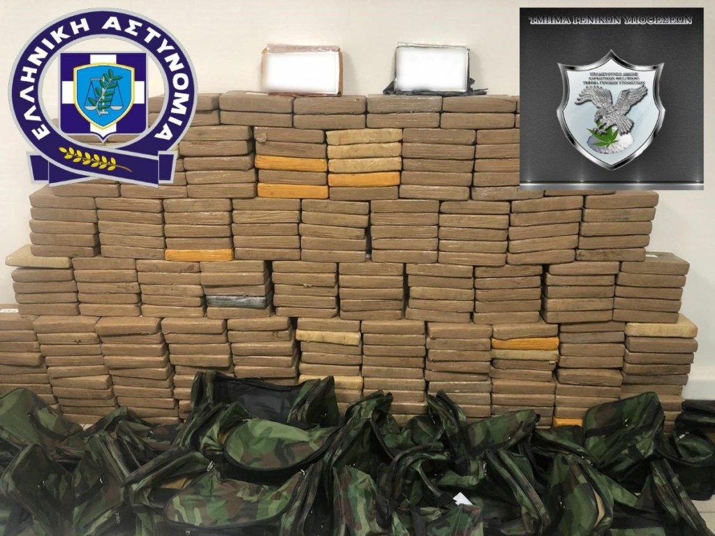 Εξαρθρώθηκε κύκλωμα ναρκωτικών που “γέμιζε” την Ελλάδα με κοκαΐνη σε “μπανάνες” – Η στιγμή της επιχείρησης της ΕΛΑΣ (pics&vid)
