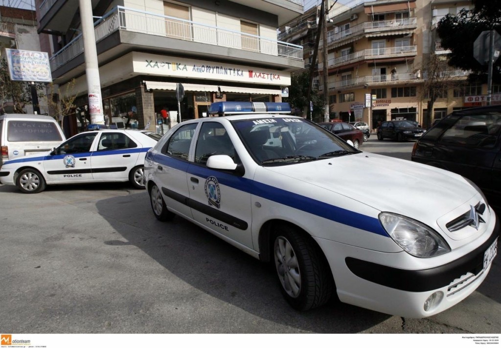 Ούρλιαζε “Πάρτε την αστυνομία βιάζουν τη γυναίκα μου” και μετά άνοιξε πυρ – Τον συνέλαβαν μετά από επεισοδιακή καταδίωξη (pics&vids)