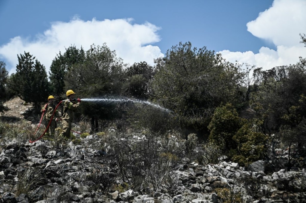 Φωτιά σε κατάστημα στο Περιστέρι – Άμεση επέμβαση της πυροσβεστικής