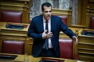 Πλεύρης από Λουξεμβούργο: Επανεξέταση ασύλου για Σύρους και αύξηση επιστροφών παράνομων μεταναστών