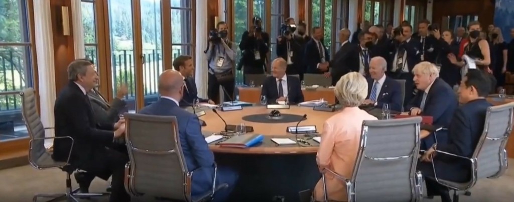 “Τρόλαραν” τον Πούτιν οι G7 – “Να βγάλουμε φωτογραφία γυμνοί πάνω σε άλογο”