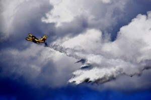 Φωτιά στο Ρέθυμνο: Νέο 112 για τον Ορνέ – Συνεχείς εκκενώσεις, δύο πυροσβέστες νεκροί