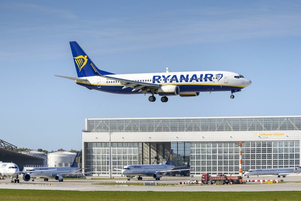 Πρόκληση! Η Ryanair ζητά από τους Νοτιοαφρικανούς επιβάτες να απαντήσουν σε γλώσσα που δεν ξέρουν