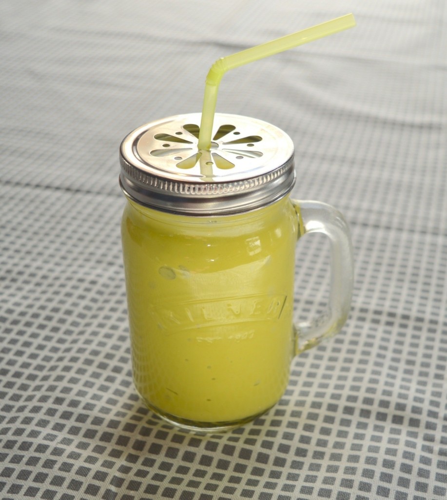 Νόστιμο smoothie με γάλα καρύδας και φρούτα για επίπεδη κοιλιά!