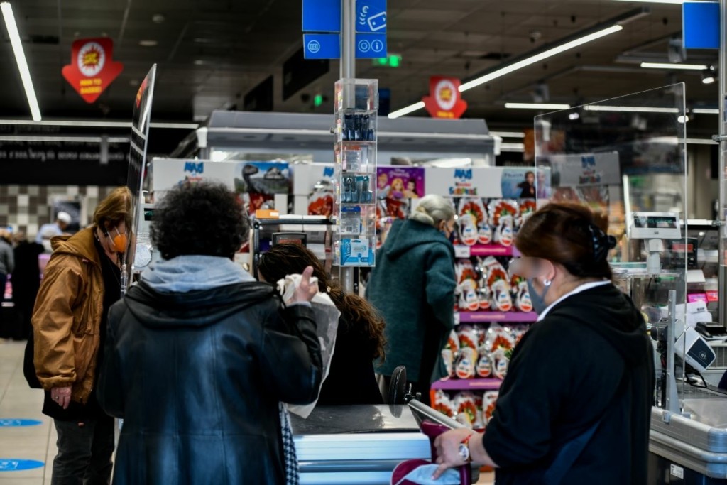 Πώς θα λειτουργήσουν καταστήματα και σούπερ μάρκετ του Αγίου Πνεύματος
