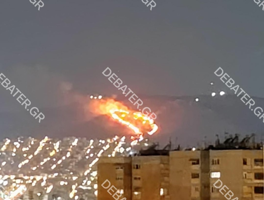 Αναζωπυρώθηκε η φωτιά στο Σχιστό Κορυδαλλού