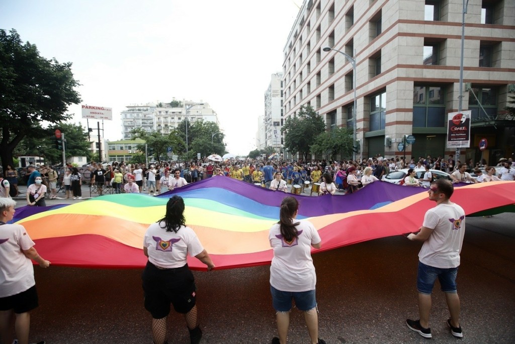 Ένταση στο Thessaloniki Pride – Aνήλικοι επιτέθηκαν σε συμμετέχοντες της πορείας (pics)