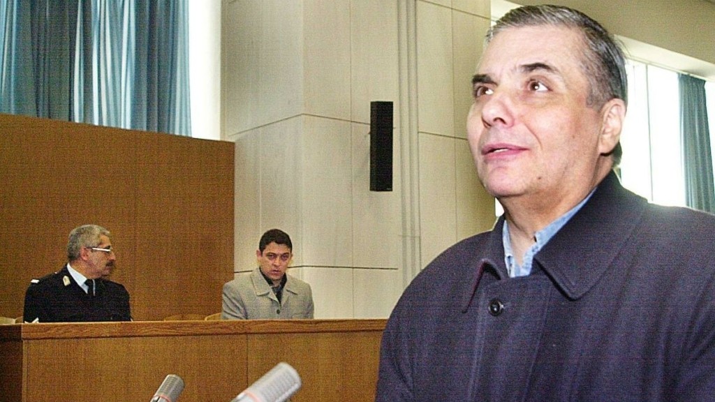 Αποδέχεται την κληρονομιά ο μεγαλύτερος γιος του Τράγκα (vids)