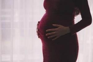 Έγκυες γυναίκες στο TikTok αμφισβητούν τους ισχυρισμούς Τραμπ – Καταναλώνουν παρακεταμόλη ως διαμαρτυρία (Βίντεο)