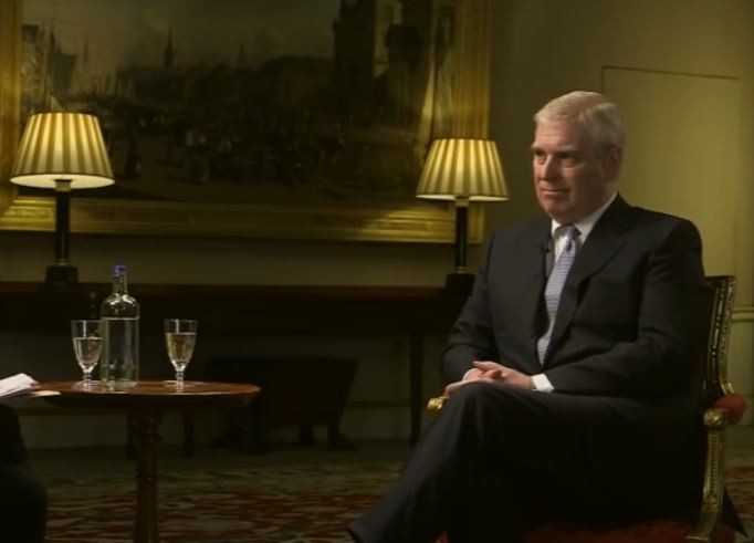 Ο πρίγκιπας Άντριου θετικός στον κορονοϊό – Δε θα βρεθεί στη λειτουργία για τα 70 χρόνια της βασίλισσας Ελισάβετ