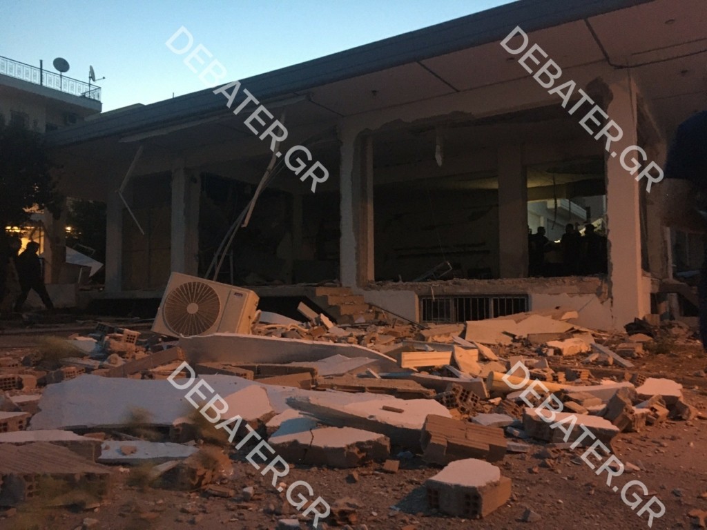 Ισχυρή έκρηξη σε ξυλουργείο στο Μενίδι – Απίστευτες εικόνες από το σημείο (vids)