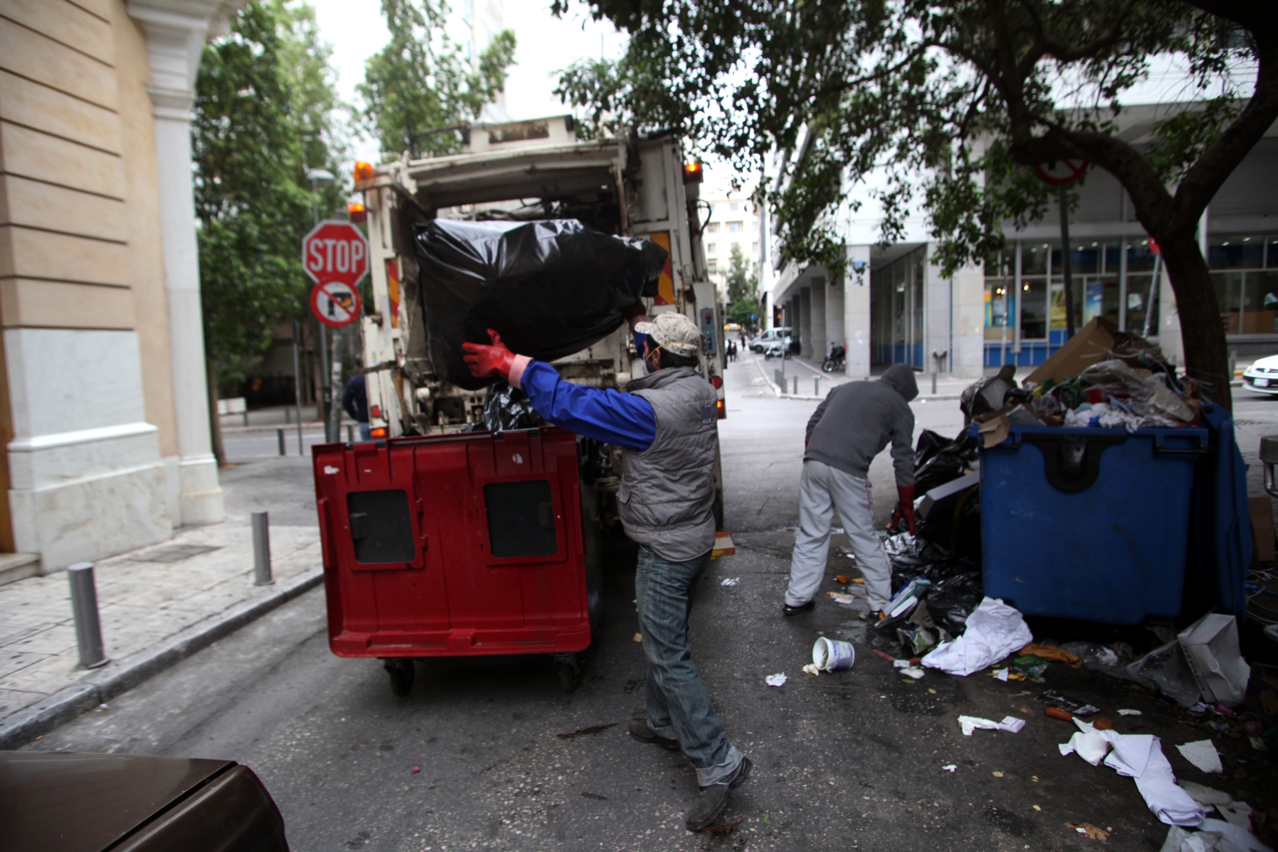 Αδιανόητο περιστατικό στη Θεσσαλονίκη – Έδειρε υπάλληλο καθαριότητας επειδή τον ξύπνησε ο θόρυβος!