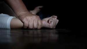 Ηράκλειο: Στη φυλακή 45χρονος για βασανισμούς και επικίνδυνο ερωτικό παιχνίδι ασφυξίας σε βάρος της συντρόφου του