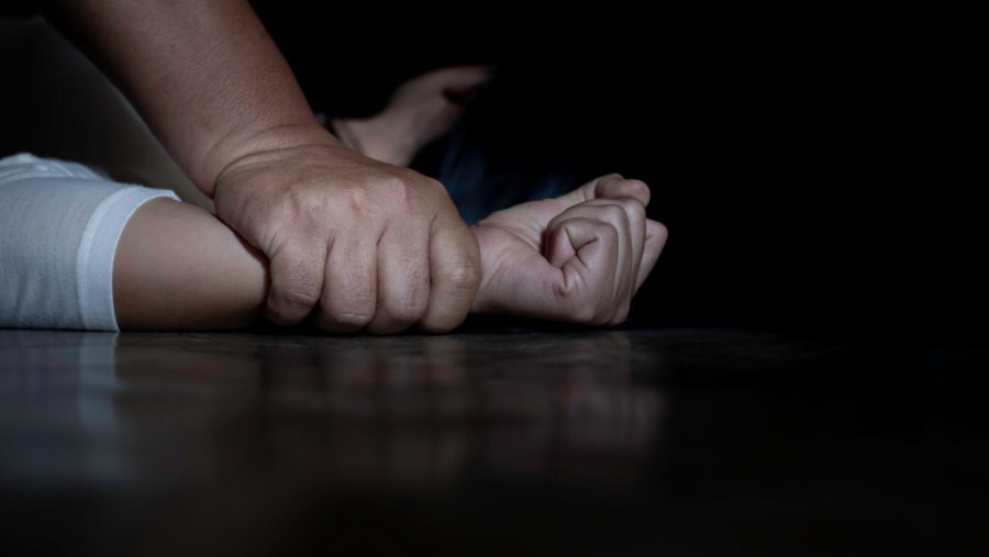 Πάτρα: Ελεύθεροι με περιοριστικούς όρους οι δυο κατηγορούμενοι για τον βιασμό της 16χρονης