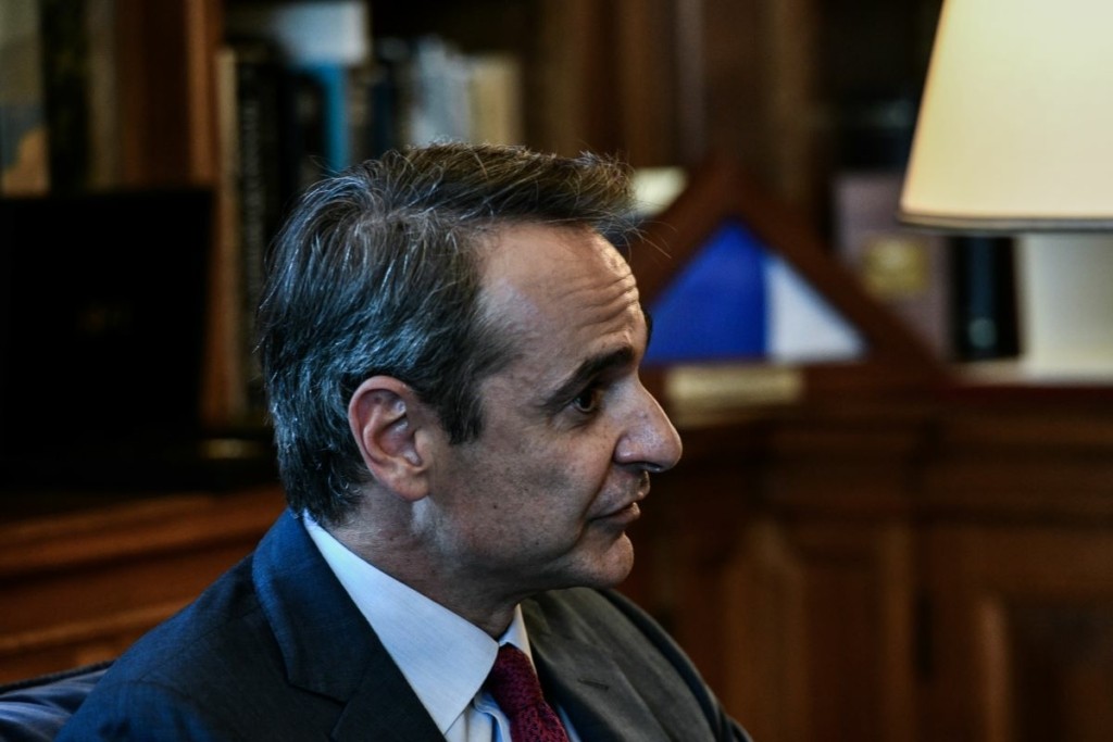 Ο Κυριάκος Μητσοτάκης ξεσπά για τη δολοφονία του Άμπε- “Αυτό το έγκλημα είναι επίθεση στην ίδια τη δημοκρατία”