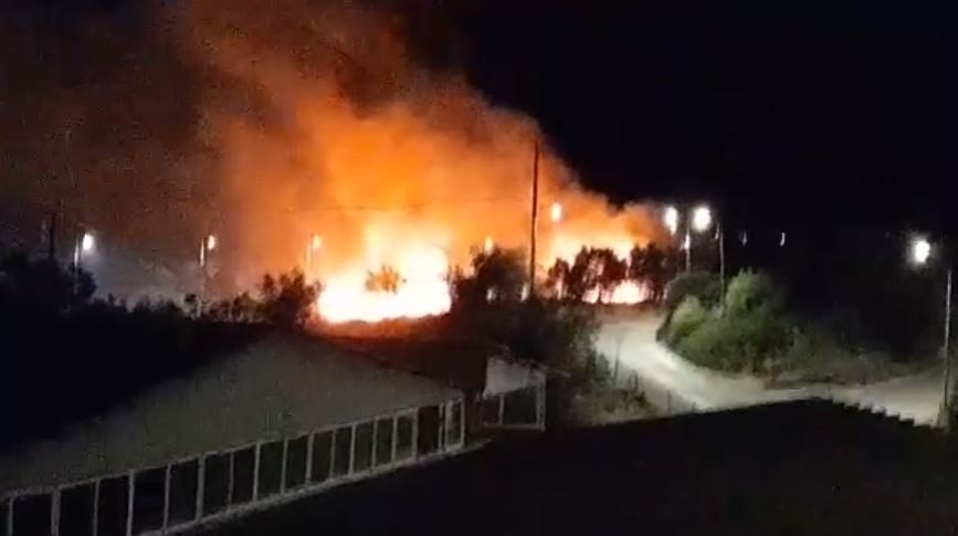 Φωτιά ΤΩΡΑ και στη Ρόδο – Ισχυροί άνεμοι πνέουν στο νησί των Ιπποτών (vid)